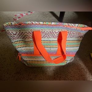 Beach tote with cooler on the bottom
